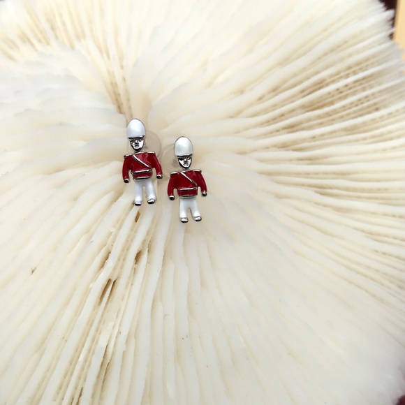 - New S925 British Nutcracker stud earrings - Picture 5 of 6